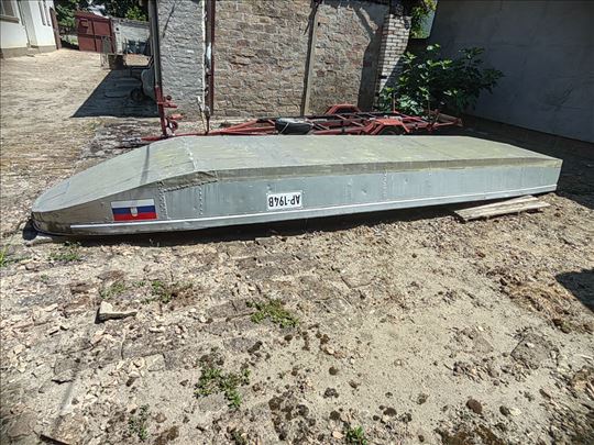 Prodajem Alu camac