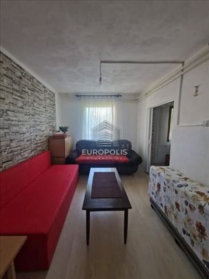Uknjižen, svetao, odmah useljiv ID#7966
