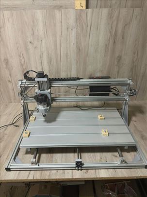 CNC mašina 800x500