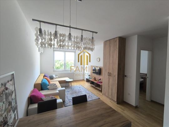 Izdaje se dvosoban stan Laze Lazarevića, 45m2+ Gar
