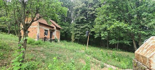 Kosmaj kuca 50m2 +15 ari plac 