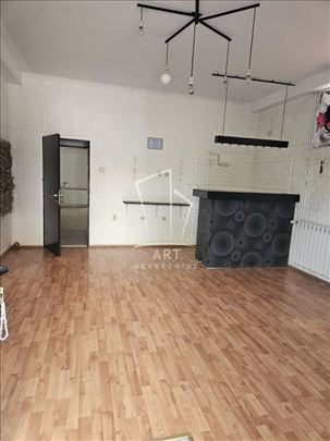 Magacin Mirijevo, 75m2 sa parking mestom ID#102881