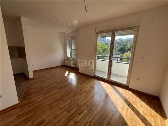Odličan 1.5 stan u novogradnji 