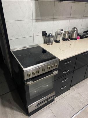 Prodajem šporet perfektan nikad servisiran