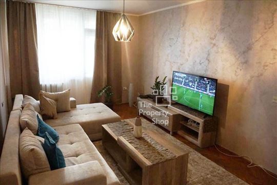 Vračar,kod Hrama,moderan trosoban stan, 67 kvm