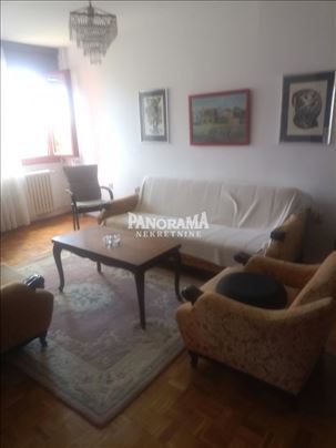 Banjica- Bulevar Oslobođenja kod pijace ,77m2,uknj