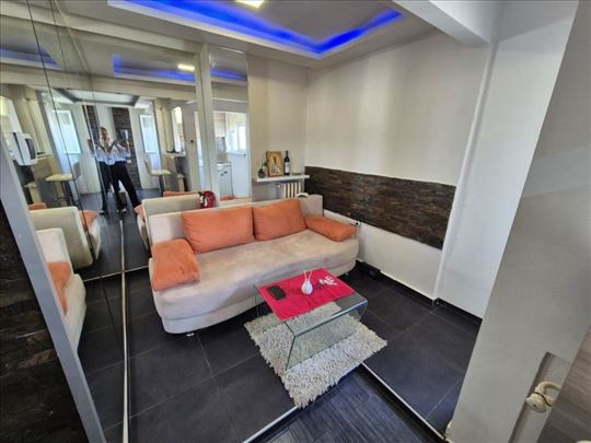 Blok 61,lep,renoviran,useljiv,pet friendly ID#8157