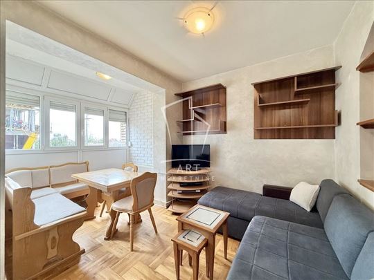 Borča, Hopovska, stan na odličnoj lokaciji, 65m2 I
