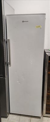 Frizider Bauknecht 376 lit garancija 12 meseci