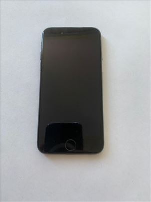 Iphone 8 64gb crni