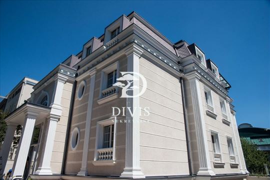 Lux stambeno poslovna kuća kod Belog dvora, 1400m2