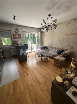 Lux stan sa pripadajućim dvorištem od 76 M 2