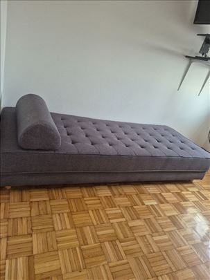 Povoljno prodajem krevet na rasklapanje