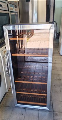 Rashladna vitrina 220 lit garancija 6 meseci