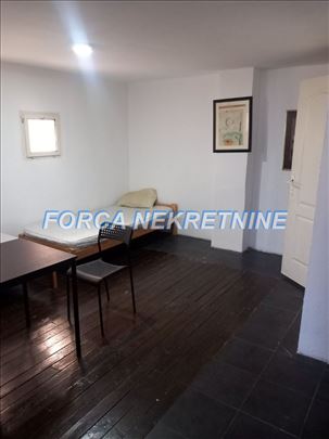 Zvezdara, Ratka Pavlovića, vertikala kuce, 120m2