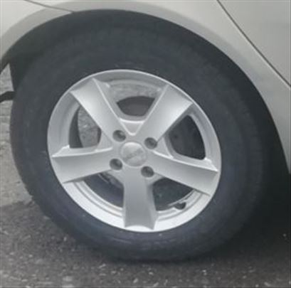 Aluminijumske felne i letnje gume