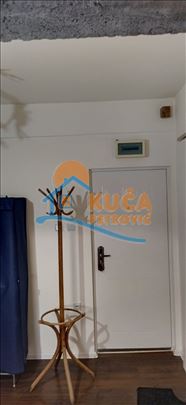 Izdaje se garsonjera u Duvaništu, 20m2!
