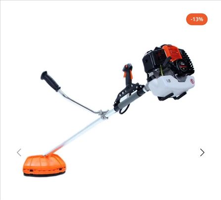 Košenje trave trimerom