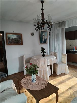Kruševac,Cara Lazara,95m2+100m2,7ari,uknjzena