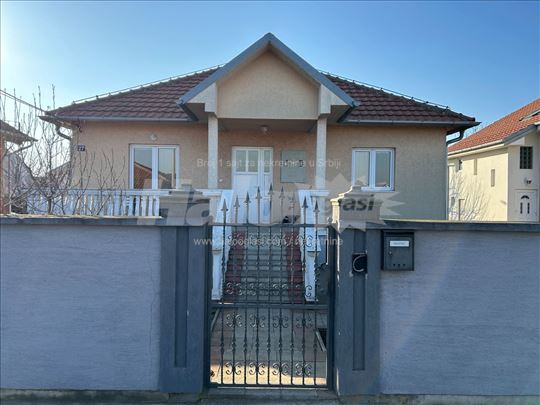 Kuća za izdavanje-lux,odmah useljiva