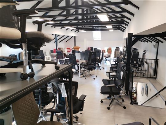 Petrovaradin lokal 150m2-dve etaže