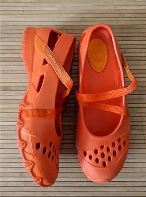 Sniženo! Skechers plastične sandale nove