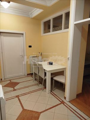 Vračar , kod Hrama, 3.0s stan