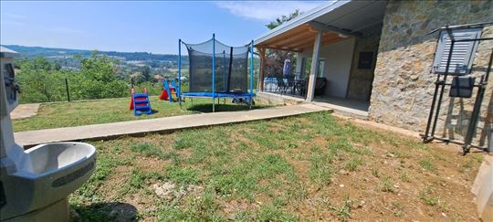 Kuća pod Avalom na dan