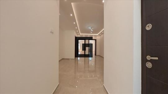 LUX 3.0, 77m2 stan salonac - Stari Grad renovirano