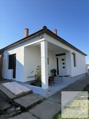 Porodična kuća idealna za porodicu, uz dodatni sta