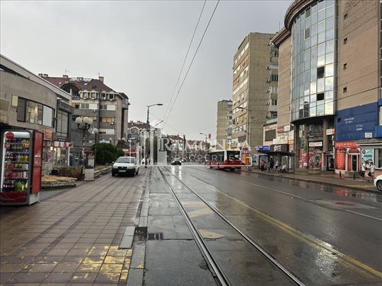 Poslovni prostor na prometnoj lokaciji u Pozeskoj 