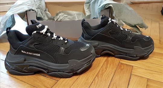 Balenciaga Triple S, broj 38