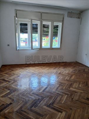 Izdaje se kuća u blizini Čaira, 150m2