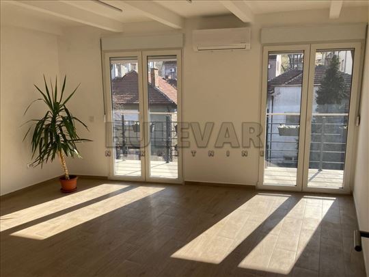 Izdaje se nov poslovni prostor na Paliluli, 206m2