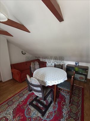 Izdaje se stan u kući u blizini Rode, 45m2!