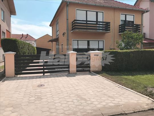 Kuca na Sprat 210m2