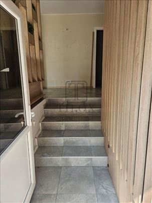 Na prodaju lokal, Mladenovac, centar