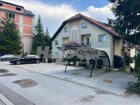 Prodajem stan u vili Balkana 40kv Zlatibor