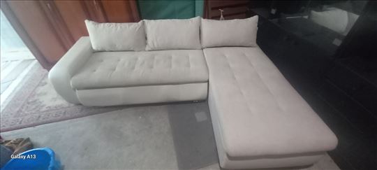 Ugaona garnitura razvlači se 