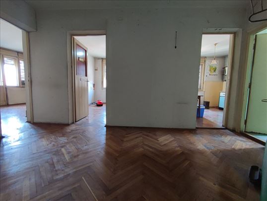 Vojvode Stepe,55+2T, TA, drugi od 7,za renoviranje