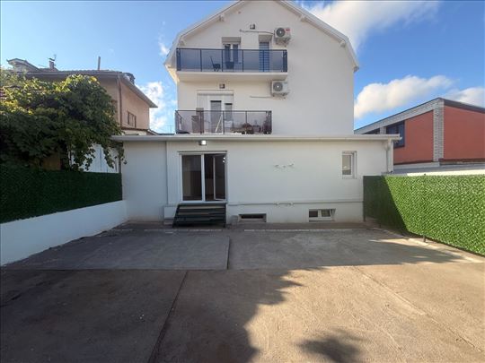 Aloha apartman sa terasom-Kumodraž