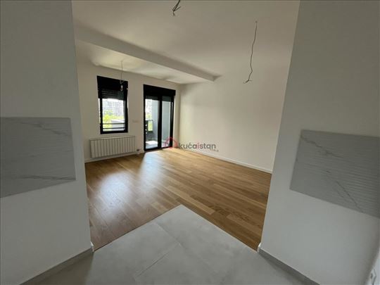 Brand New Flat with Garage, Park Vila