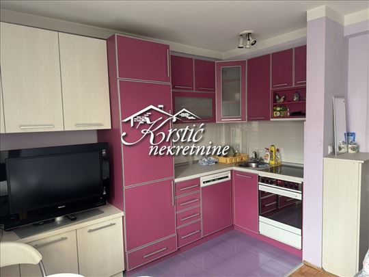 Dvoiposoban stan 61m2 kod Bolnice