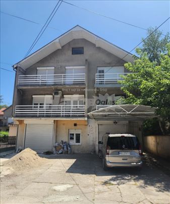 Dvosoban stan + dva parking mesta, centar KG