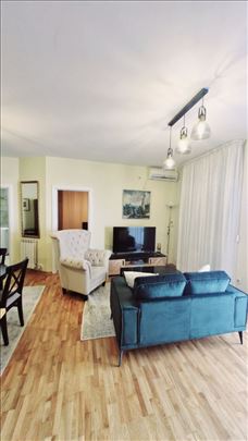 Stan kod Hrama od 50m2+30m2 terasa,garaza