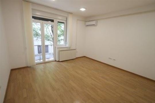 Vračar, Slavija, 73 m2, 3 kancelarije