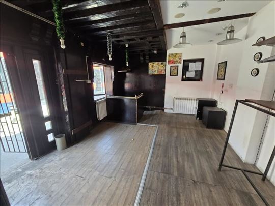 Izdaje se lokal u Bulevaru,na ulici ID#18496