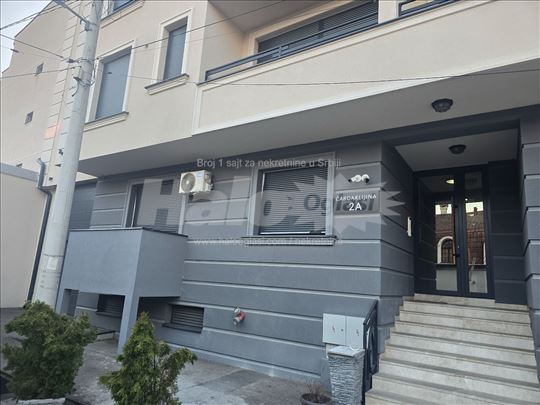 Izdajem garažu Živka Davidović