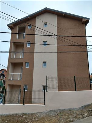 Nov ODLIČAN,useljiv 3.0 u Kaluđerici 52 m2