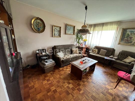 Paunova, 3,0, 81m2, 7/12, uknjižen